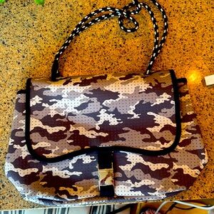 Grey & White Neoprene bag NWOT